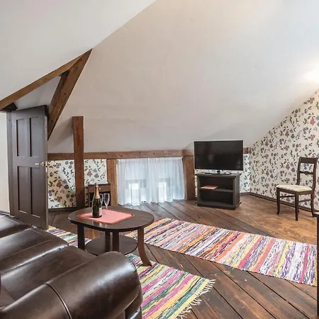 Castle Отель 3*
