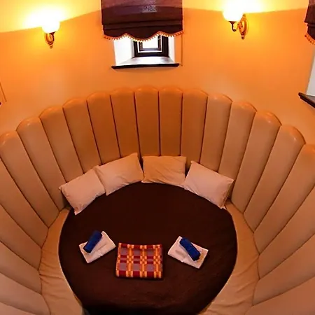 Castle فندق 3*