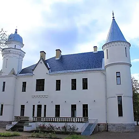 Castle فندق